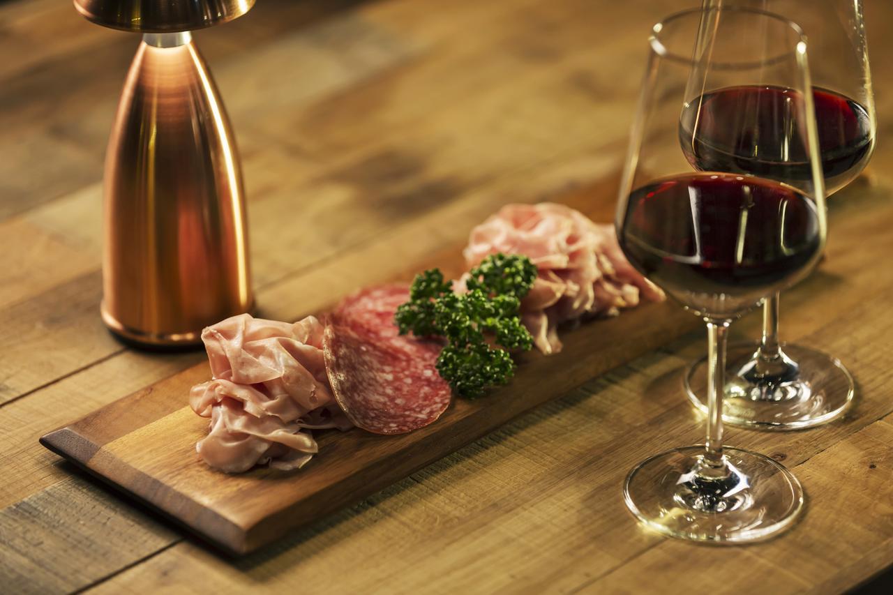 Omo7 Asahikawa By Hoshino Resorts Dış mekan fotoğraf Salami and wine